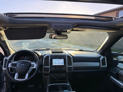 Used 2017 Ford F250 Lariat w/ Lariat Ultimate Package image 27