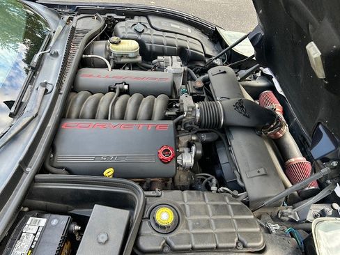 Used 2000 Chevrolet Corvette Coupe w/ Roof Pkg image 21