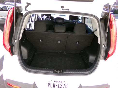 Used 2021 Kia Soul LX image 13