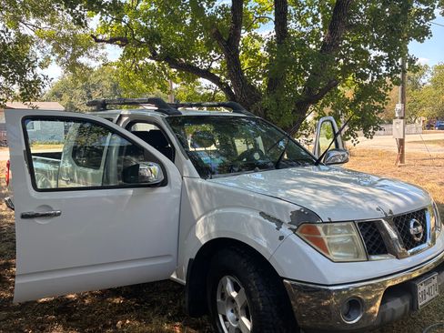 Used 2006 Nissan Frontier NISMO w/ (J01) Sunroof Pkg image 10