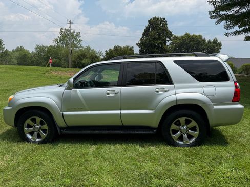 Used 2006 Toyota 4Runner Limited AWD/4WD image 2