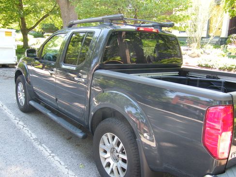 Used 2012 Nissan Frontier SL AWD/4WD image 1