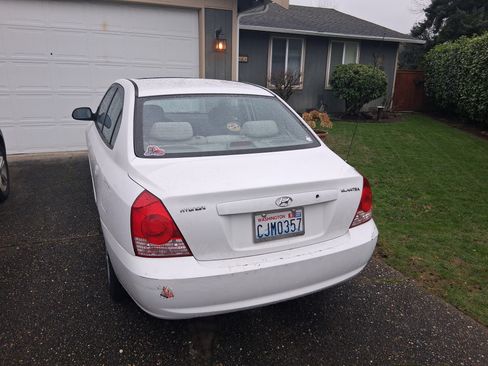 Used 2005 Hyundai Elantra GLS image 3