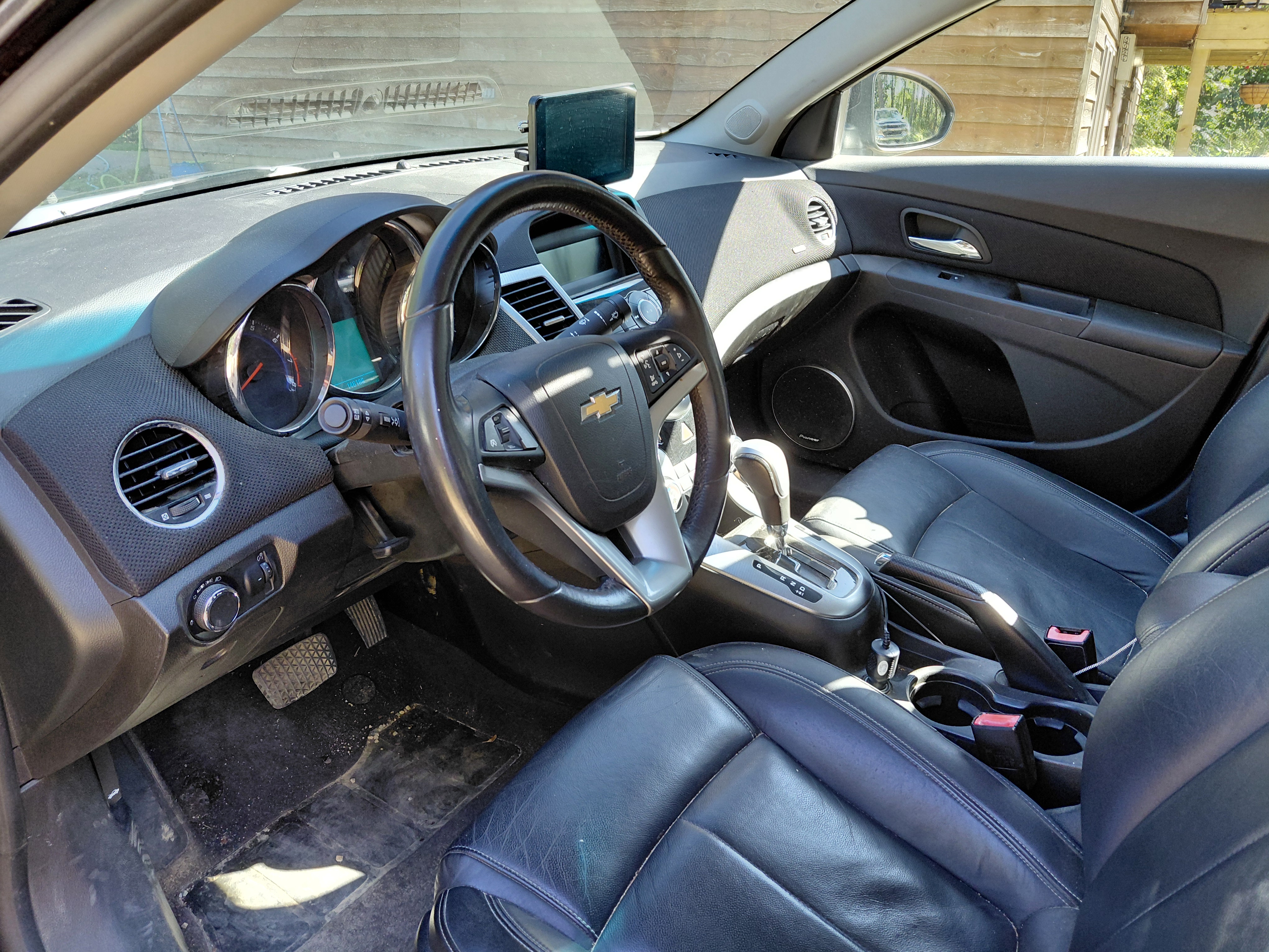 Used 2011 Chevrolet Cruze LTZ FWD image 9