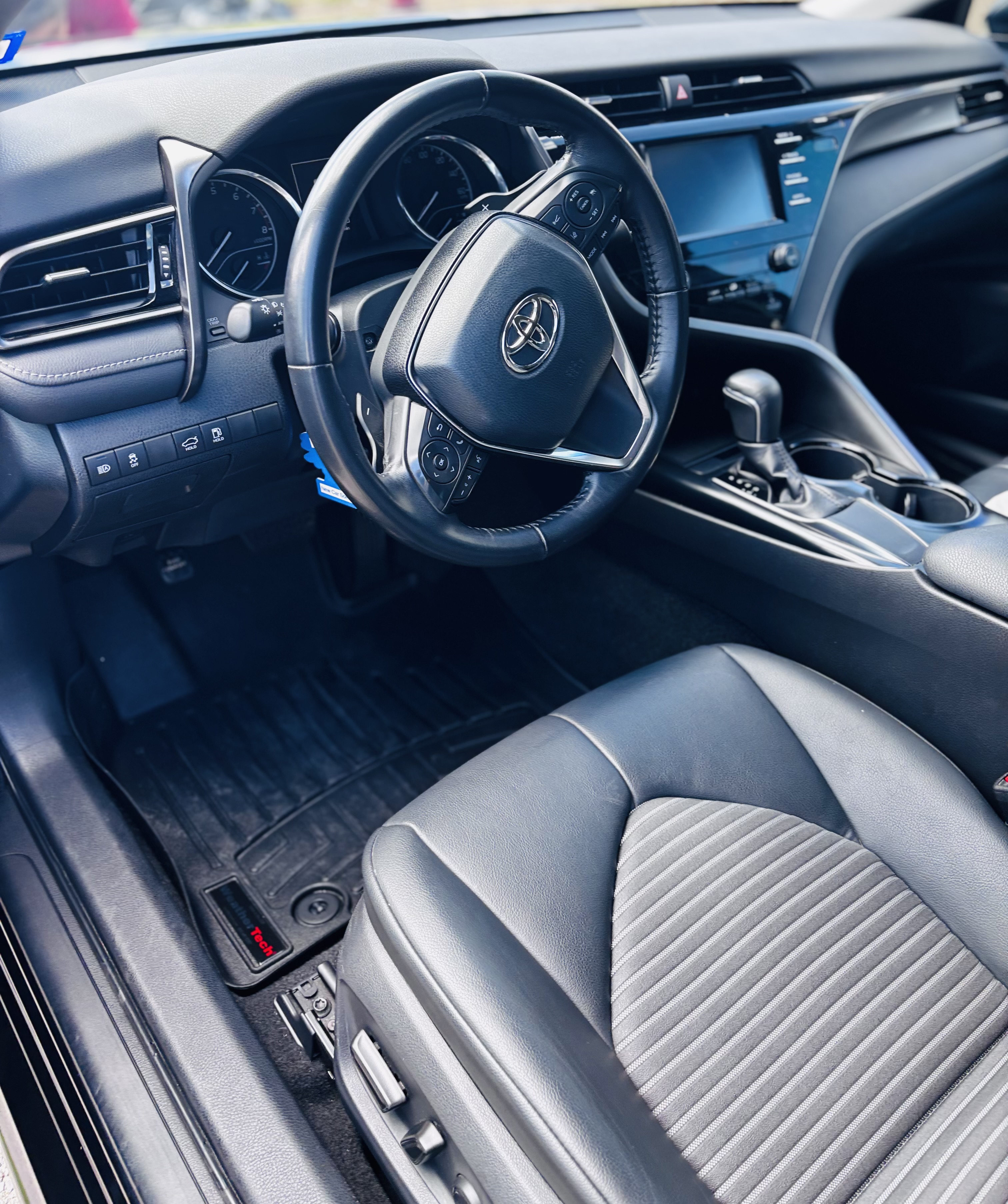 Used 2019 Toyota Camry SE w/ Convenience Package FWD image 16