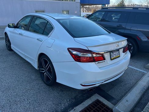 Used 2017 Honda Accord Sport Special Edition image 9