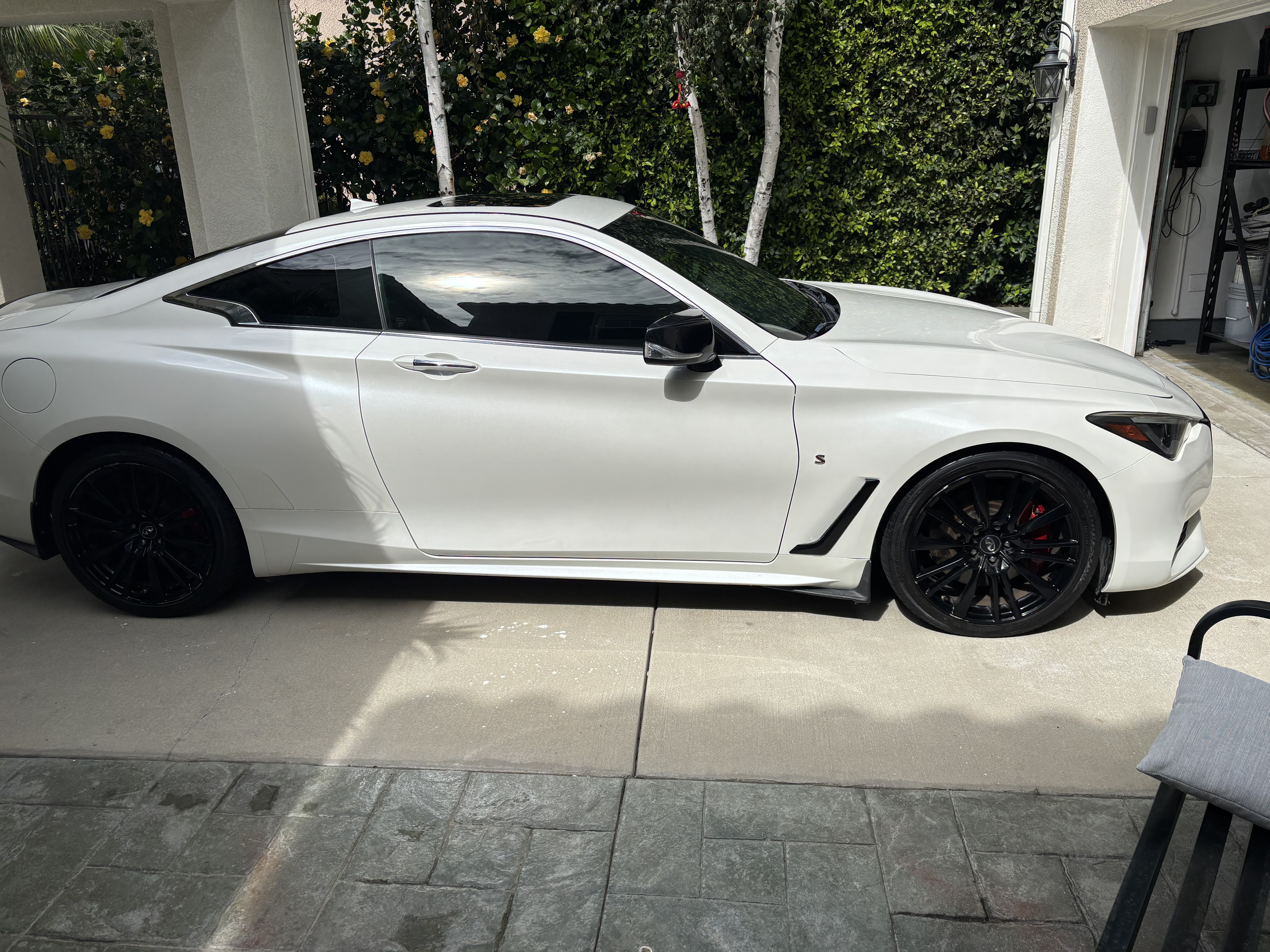 Used 2017 INFINITI Q60 Red Sport 400 RWD image 5