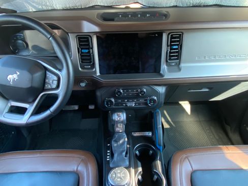 Used 2022 Ford Bronco Outer Banks w/ Sasquatch Package image 2