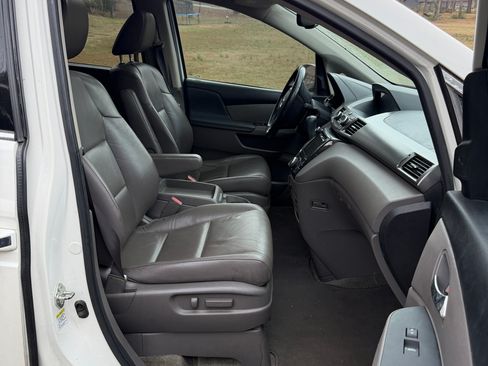 Used 2015 Honda Odyssey Touring image 12