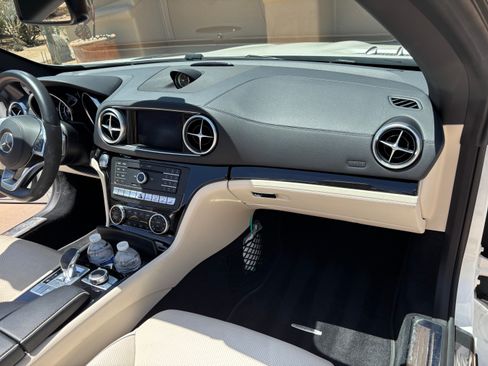 Used 2020 Mercedes-Benz SL 550 image 22