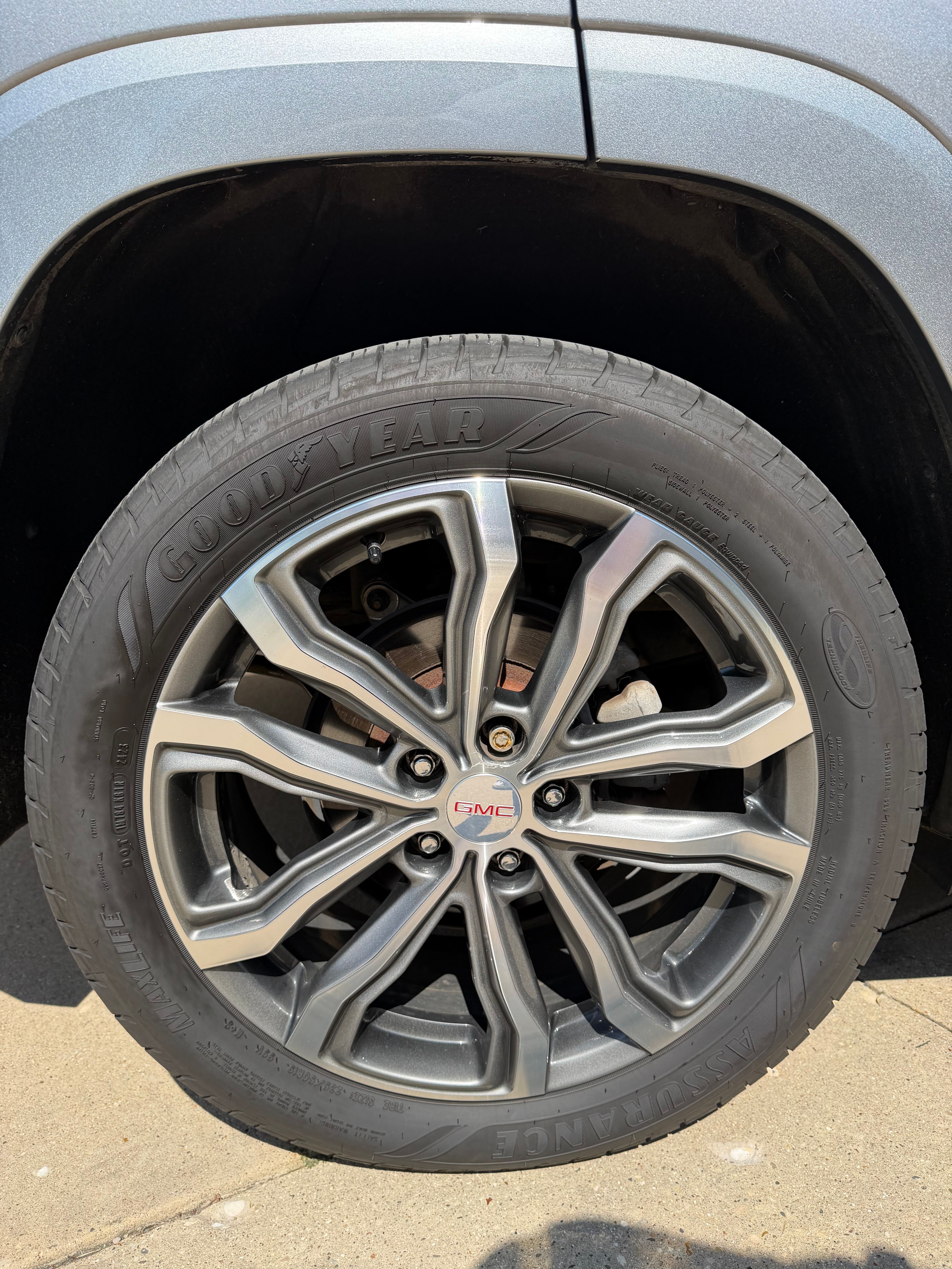 Used 2020 GMC Terrain Denali w/ GMC Pro Grade Package AWD/4WD image 20