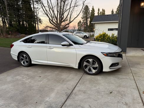 Used 2018 Honda Accord EX-L image 2