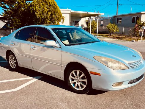 Used 2004 Lexus ES 330 330 Sedan 4D image 4