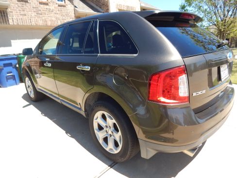 Used 2011 Ford Edge SEL w/ 202A Rapid Spec Order Code image 6