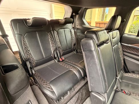 Used 2021 Jeep Grand Cherokee L Summit w/ Advanced Protech Group IV AWD/4WD image 10