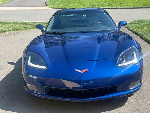 Used 2007 Chevrolet Corvette Coupe w/ Performance Package RWD image 26