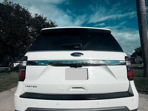 Used 2020 Ford Expedition Max Limited image 5