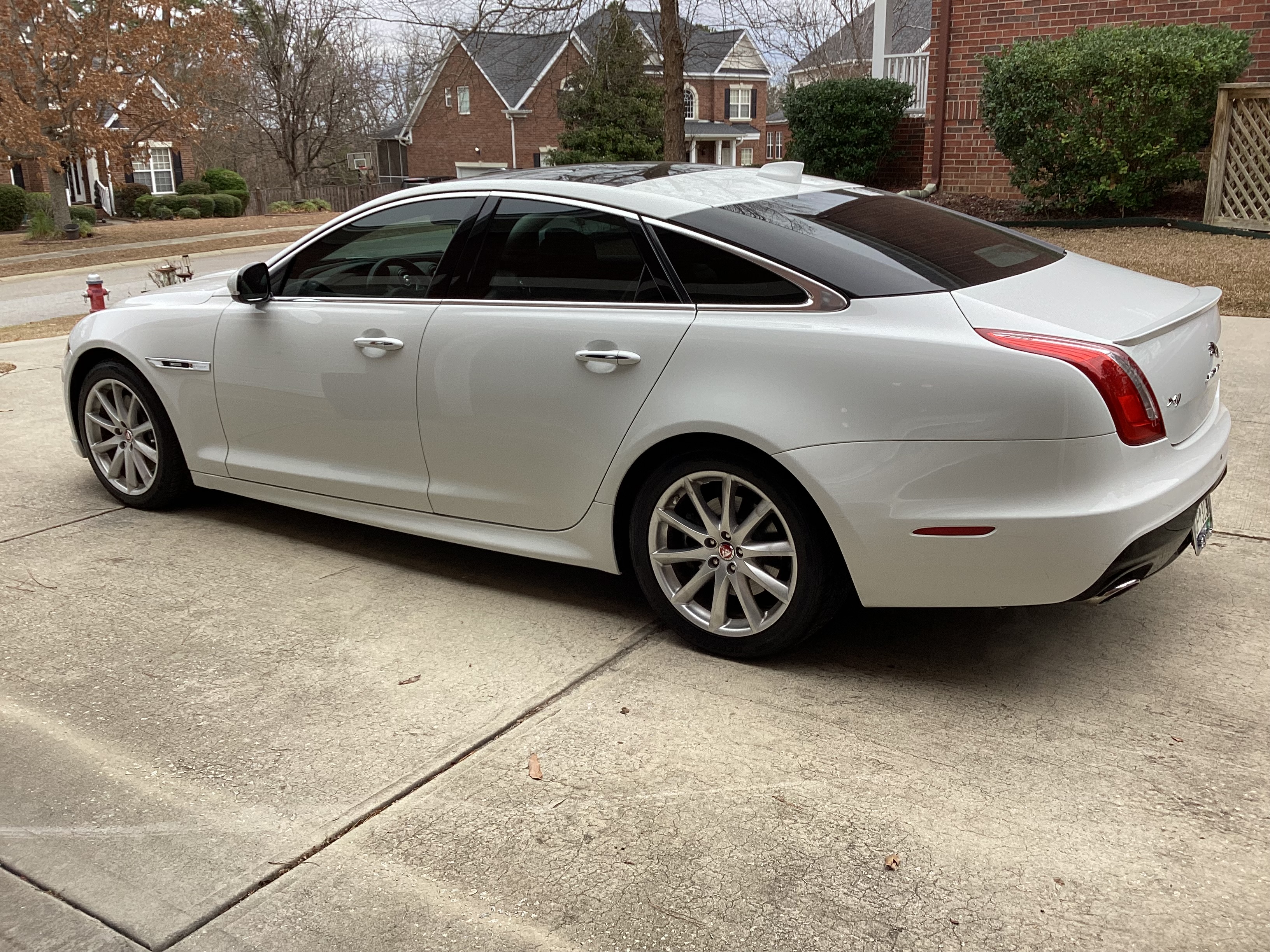 Used 2016 Jaguar XJ R-Sport AWD/4WD image 4