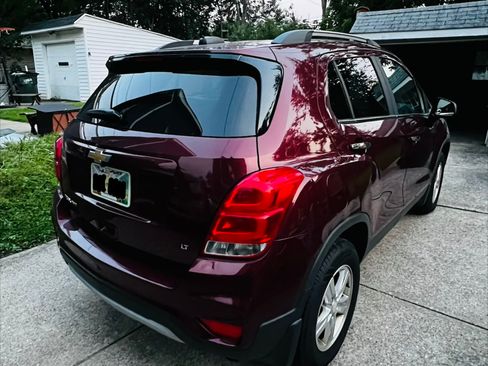 Used 2017 Chevrolet Trax LT w/ LT Convenience Package AWD/4WD image 8