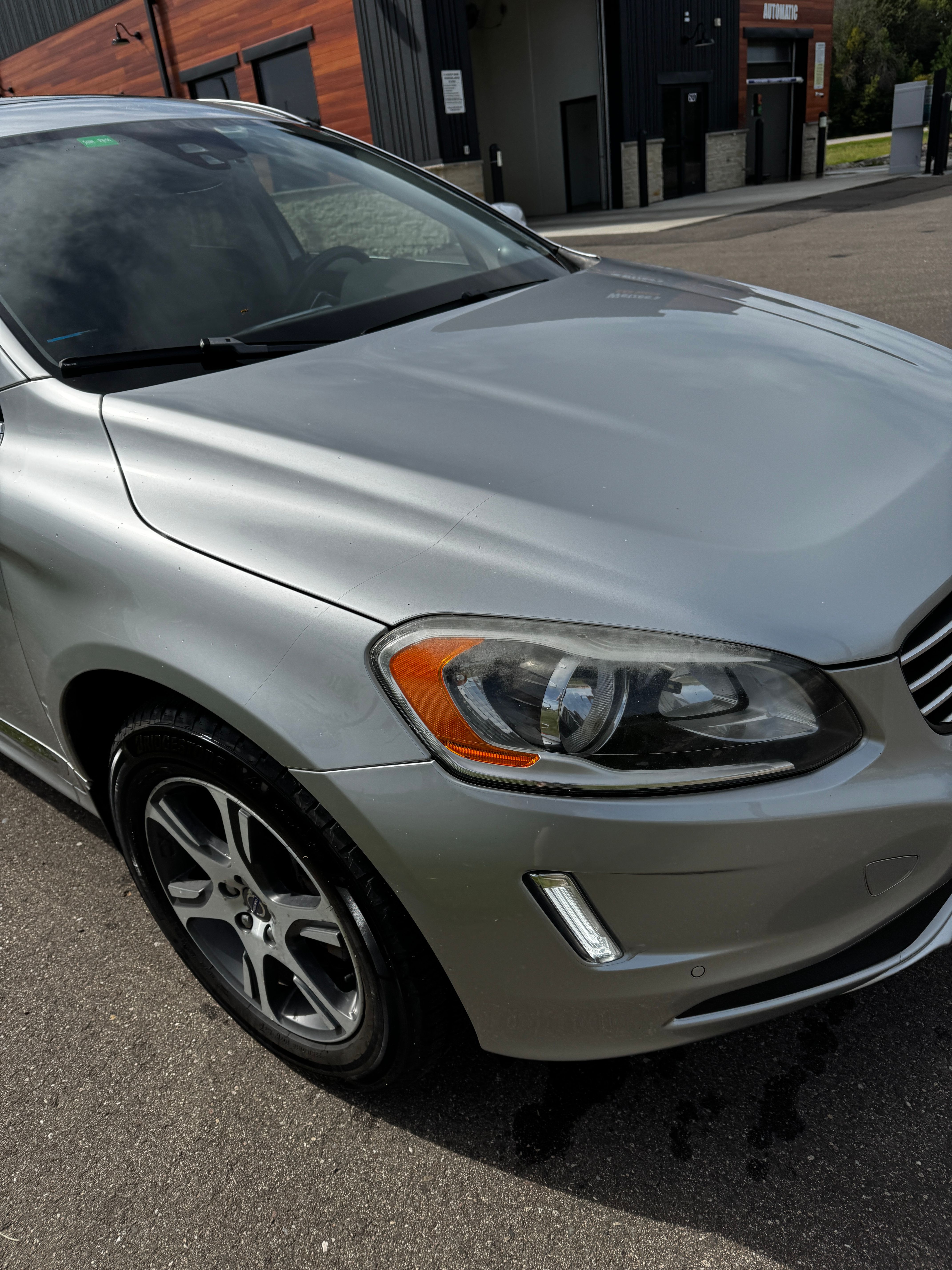 Used 2015 Volvo XC60 T6 w/ Proximity Package AWD/4WD image 4