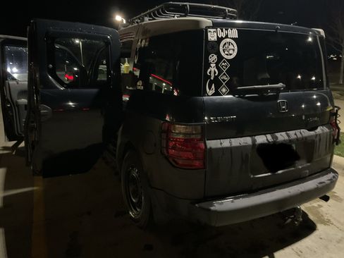 Used 2004 Honda Element LX image 2