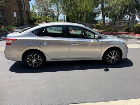 Used 2015 Nissan Sentra SV image 6