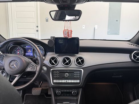 Used 2018 Mercedes-Benz GLA 250 4MATIC image 19