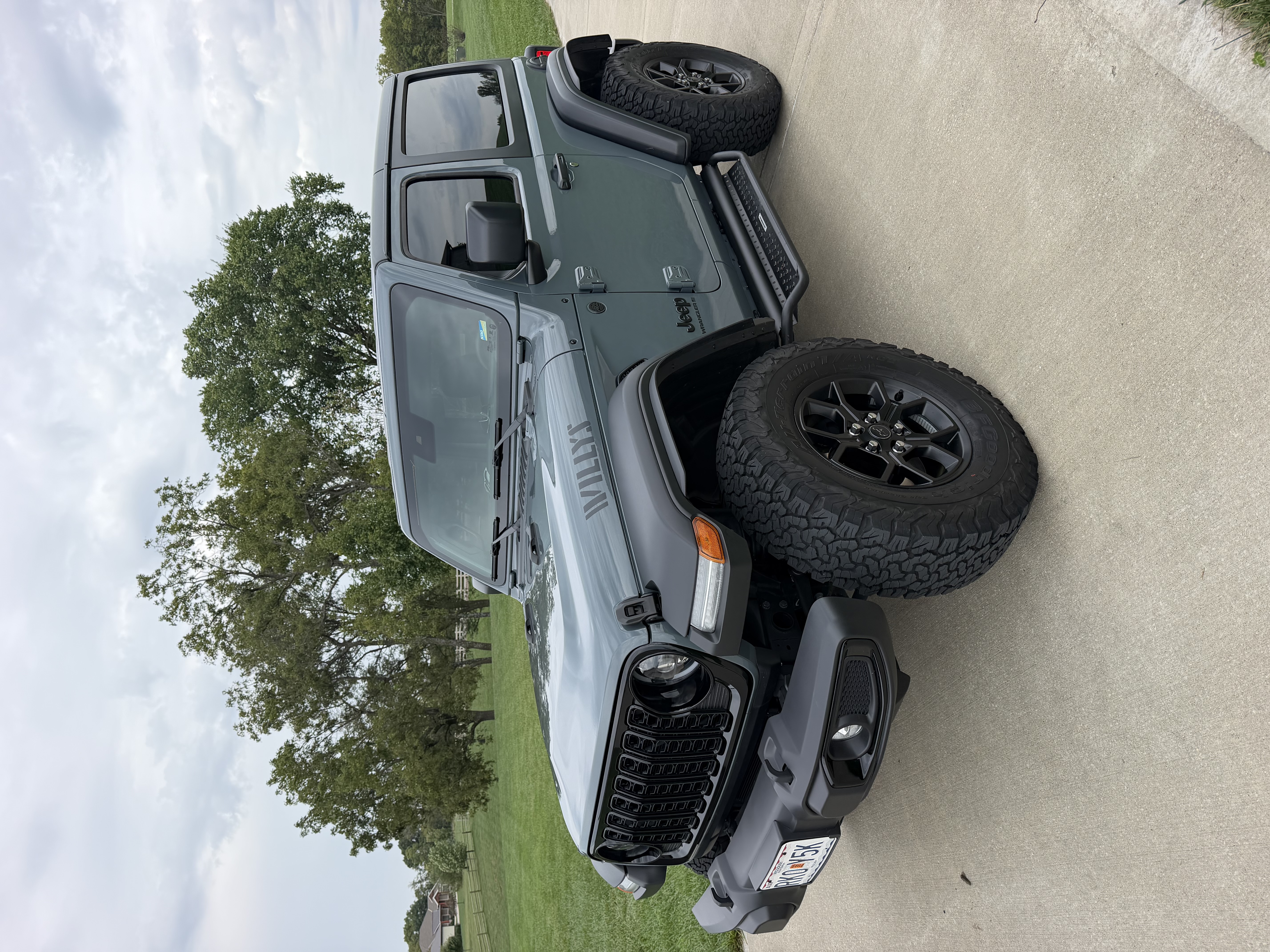 Used 2024 Jeep Wrangler Sport AWD/4WD image 2