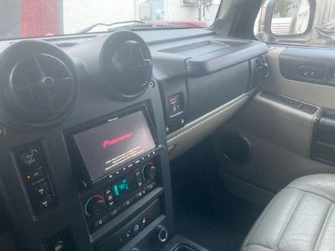 Used 2005 HUMMER H2 image 8