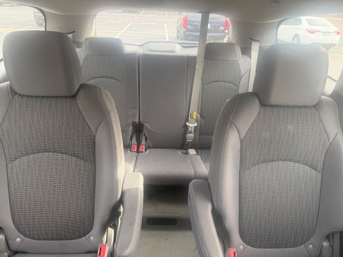 Used 2016 Chevrolet Traverse LT w/ Style and Technology Package image 14