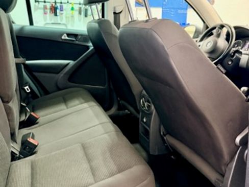 Used 2013 Volkswagen Tiguan S image 4
