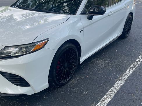 Used 2020 Toyota Camry SE FWD image 5