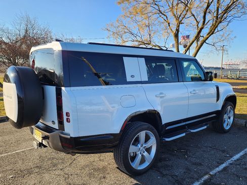 Used 2023 Land Rover Defender 130 S image 4