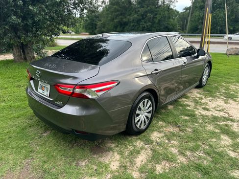Used 2019 Toyota Camry LE FWD image 6