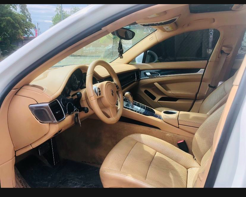 Used 2011 Porsche Panamera RWD image 11