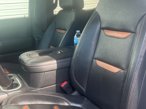 Used 2020 GMC Sierra 1500 AT4 w/ AT4 Premium Package image 4