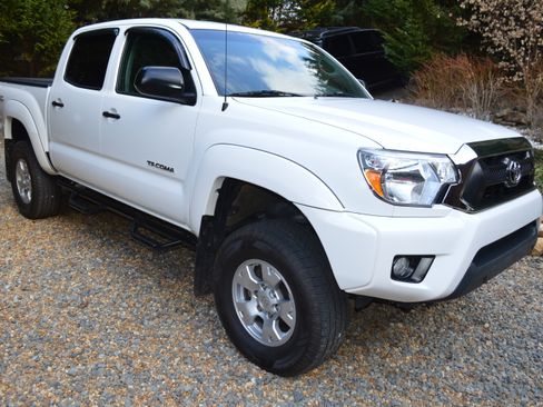 Used 2012 Toyota Tacoma 4x4 Double Cab image 1