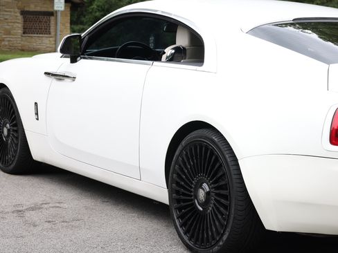 Used 2014 Rolls-Royce Wraith RWD image 16