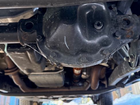 Used 2015 Jeep Wrangler Unlimited Sahara w/ Katzkin Premium Leather Group image 26