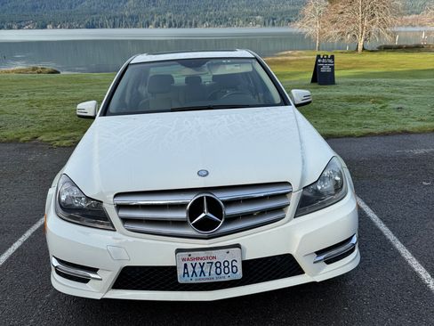 Used 2012 Mercedes-Benz C 250 Sedan image 2