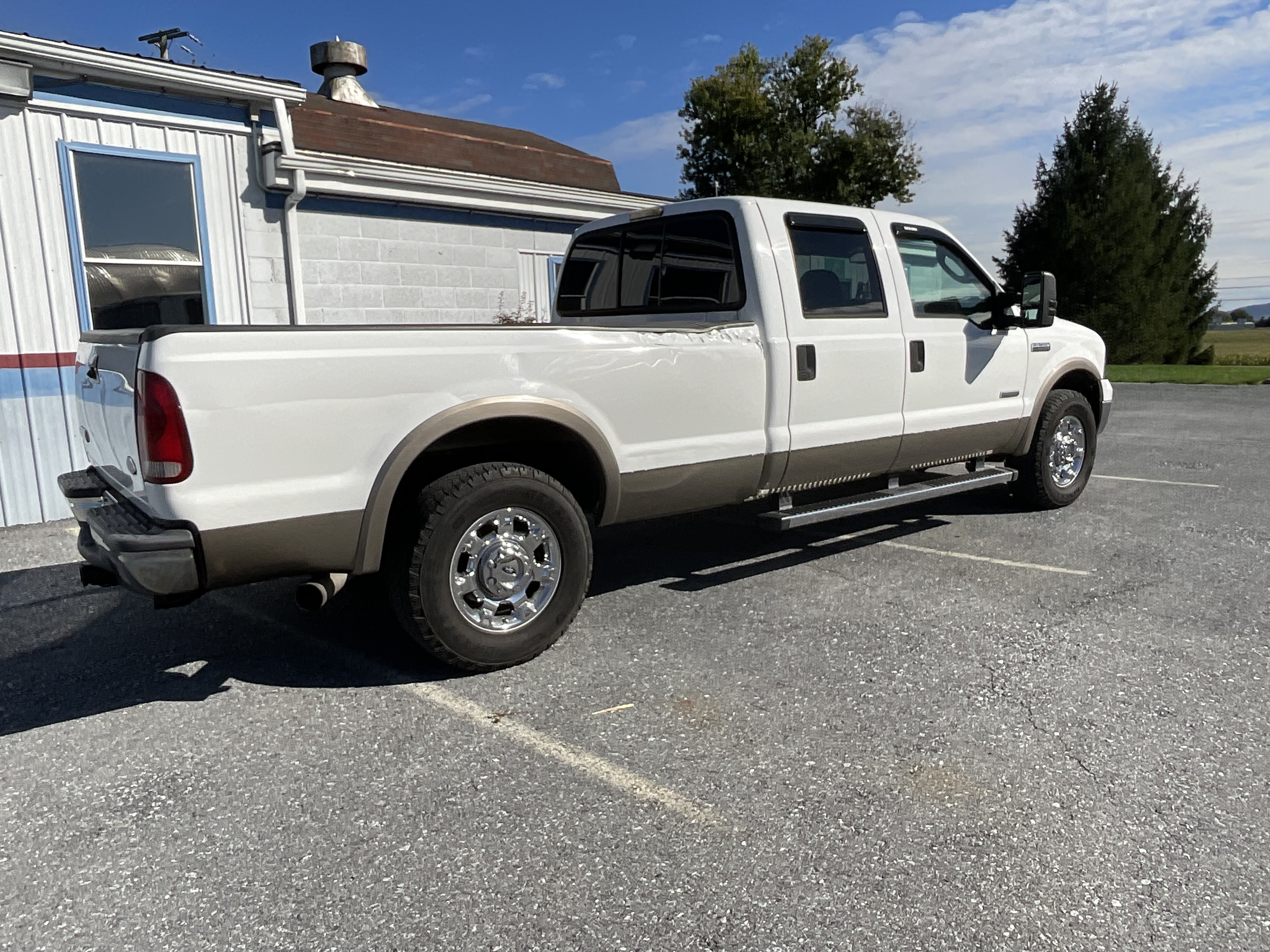 Used 2006 Ford F350 Lariat RWD image 6