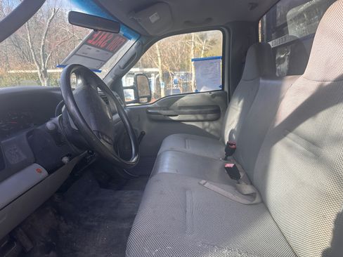 Used 2003 Ford F550 2WD Regular Cab Super Duty image 18