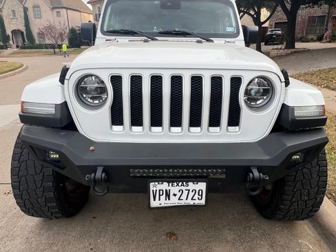Used 2021 Jeep Wrangler Unlimited Sahara AWD/4WD image 9