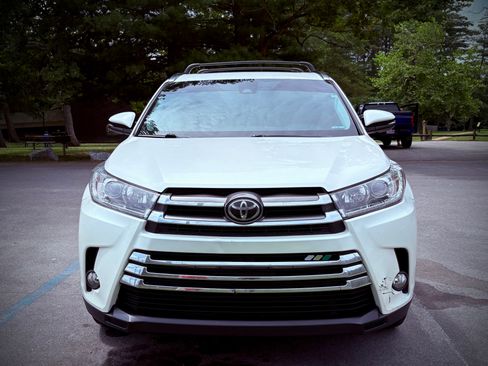 Used 2018 Toyota Highlander Limited AWD/4WD image 5