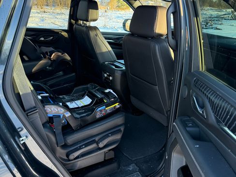 Used 2021 GMC Yukon Denali image 16