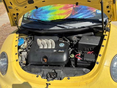 Used 2005 Volkswagen Beetle GLS image 4