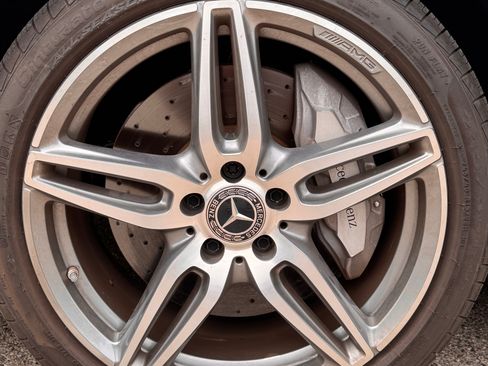 Used 2018 Mercedes-Benz E 400 4MATIC Sedan image 12