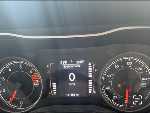 Used 2019 Jeep Cherokee Latitude Plus image 6