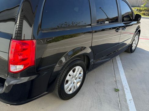 Used 2016 Dodge Grand Caravan SE w/ Quick Order Package 29E SE image 6