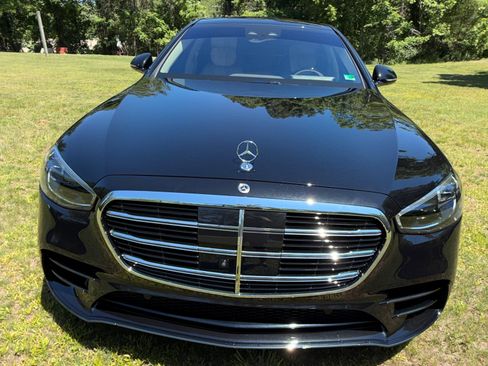 Used 2025 Mercedes-Benz S 580e 4MATIC Sedan image 2